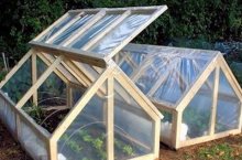 Как построить самодельный парник по всем правилам – от каркаса до грядки