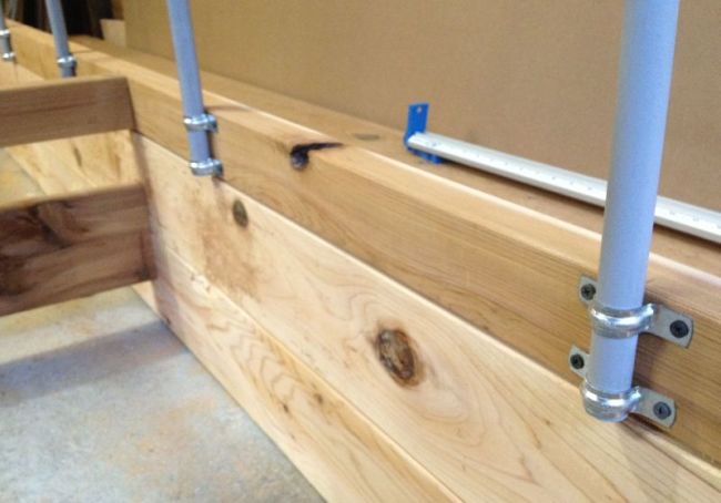 Крепление труб