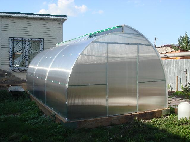 Теплица по Миттлайдеру